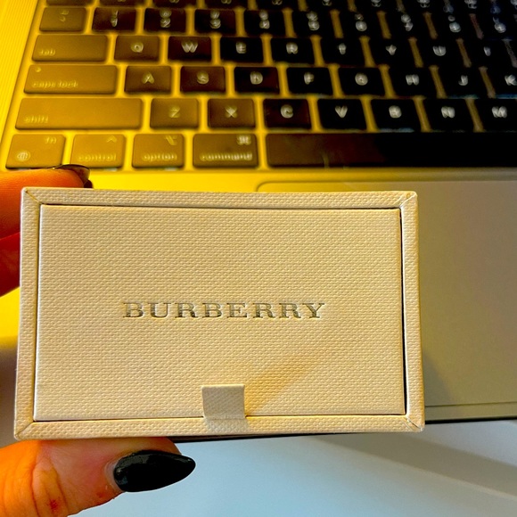 Burberry men’s cuff links. Green alligator and steel. - Picture 5 of 5